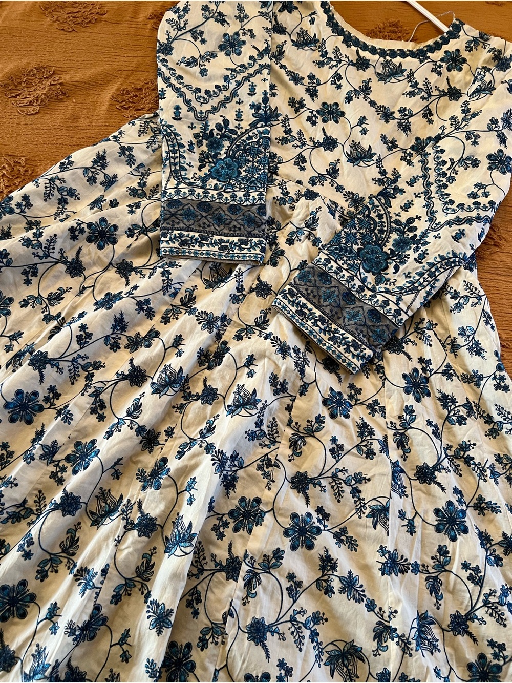 Elegant Blue & White Floral Maxi Dress with Sheer Dupatta brand Faiza saqlain - Picture 7 of 17